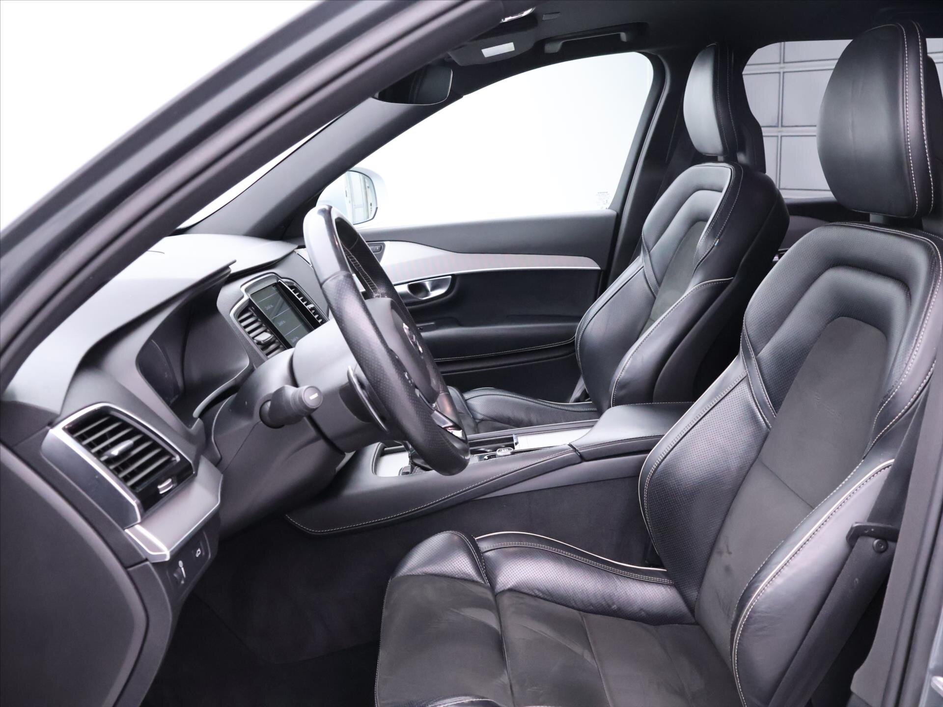 Volvo XC90 SUV / Terénní 2,0 l 173 kw