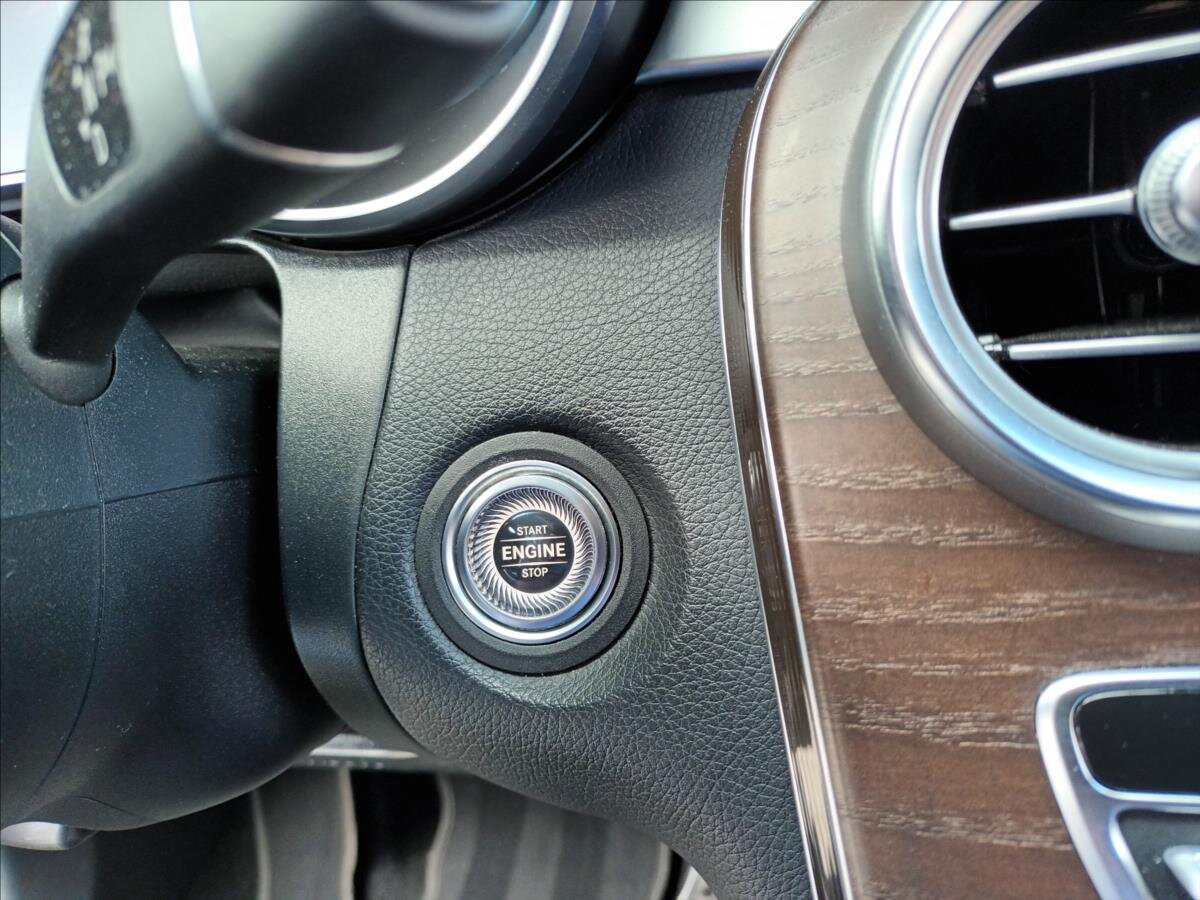 Mercedes-Benz GLC SUV / Terénní 2,0 l 180 kw