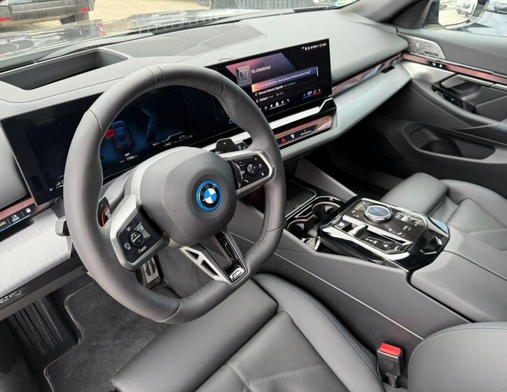 BMW Řada 5 Kombi 3,0 l 360 kw