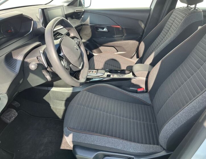 Peugeot 208 Hatchback 1,2 l 74 kw