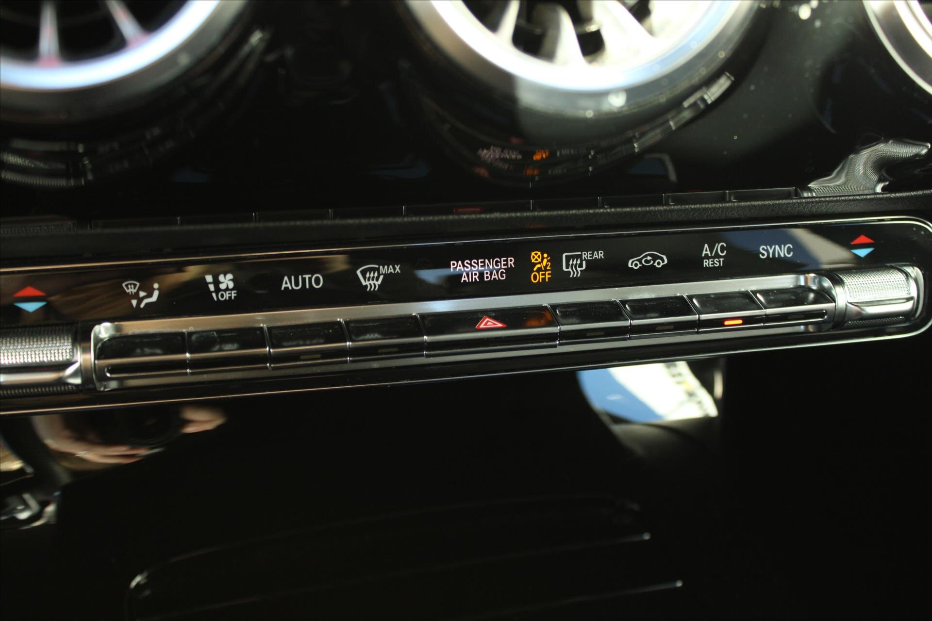 Mercedes-Benz CLA Sedan 2,0 l 140 kw