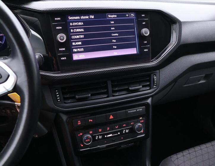 Volkswagen T-Cross 19