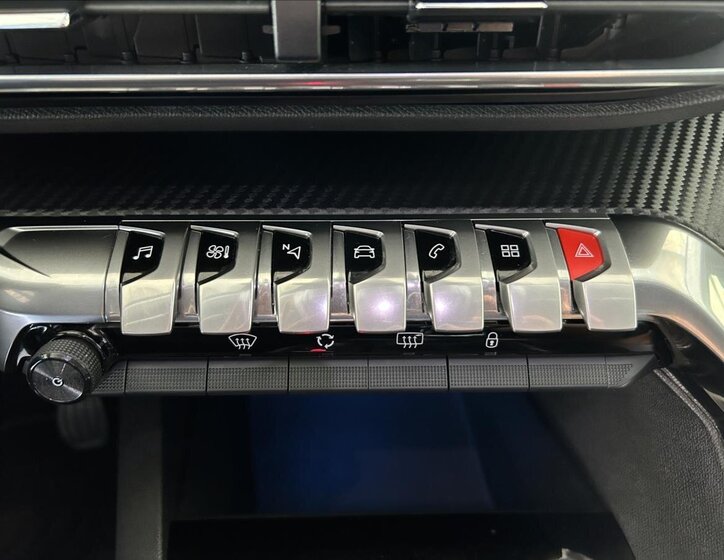 Peugeot 3008 SUV / Terénní 1,5 l 96 kw