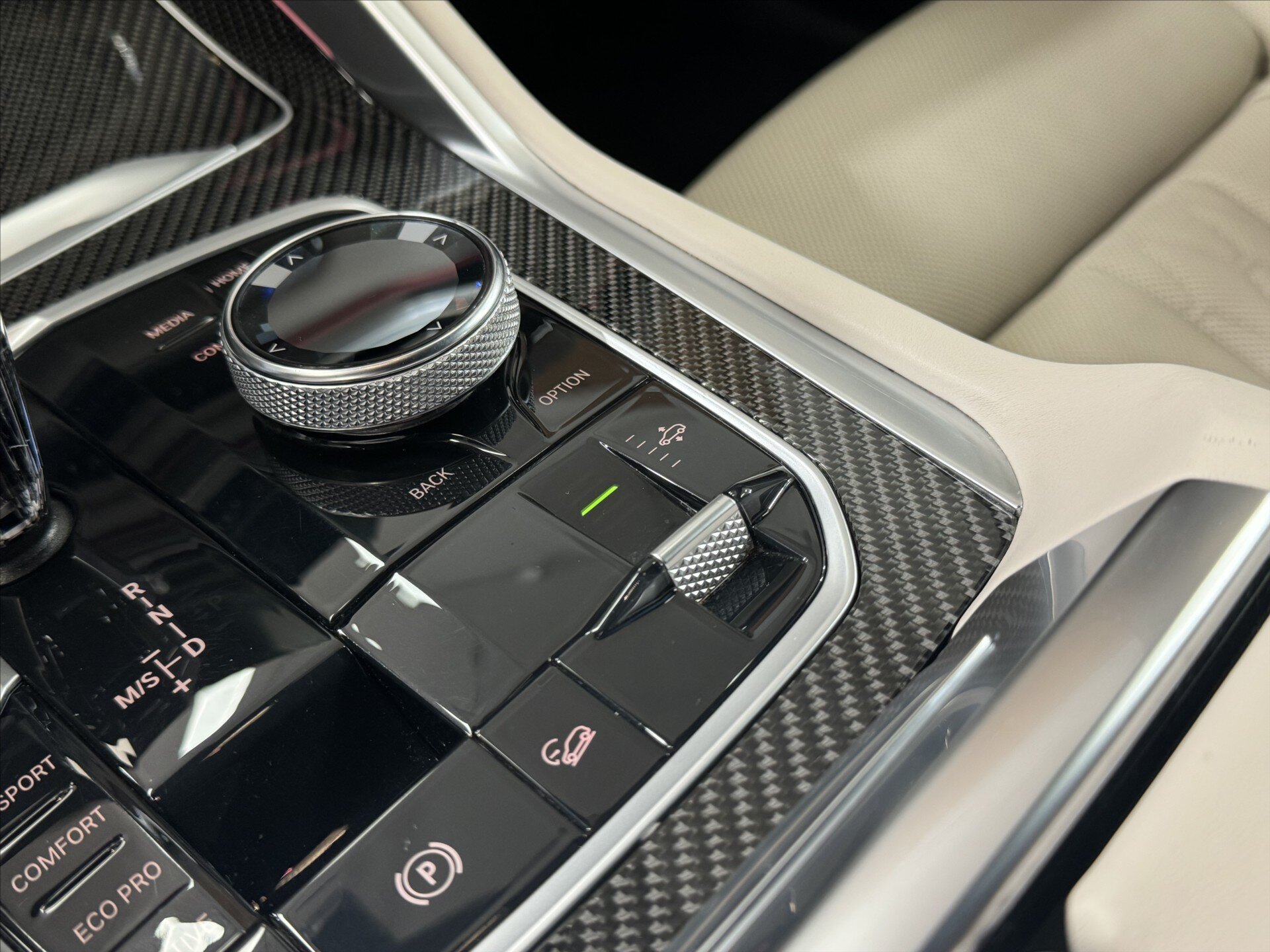 BMW X6 SUV / Terénní 3,0 l 250 kw