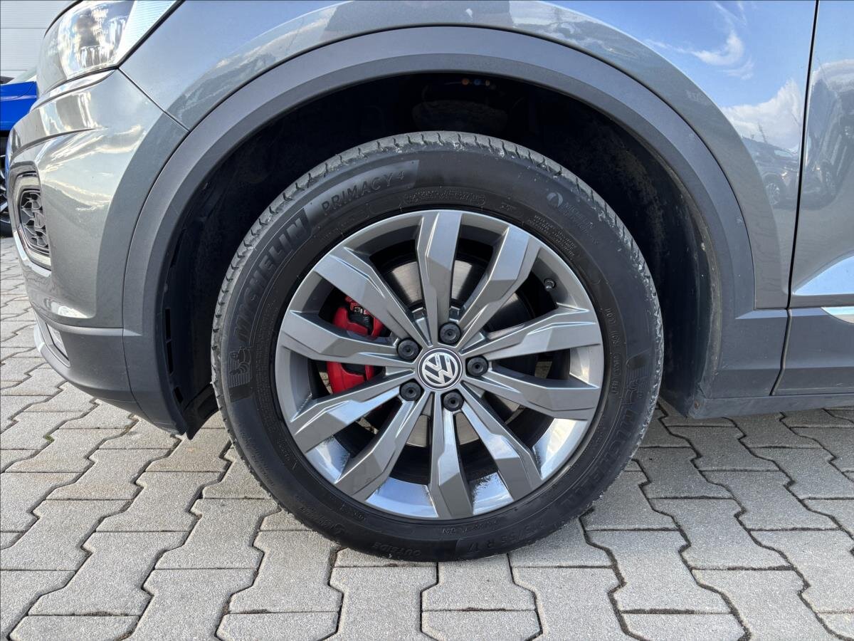 Volkswagen T-Roc SUV / Terénní 2,0 l 140 kw