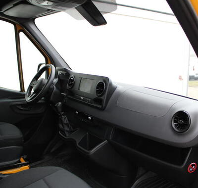 Mercedes-Benz Sprinter 12
