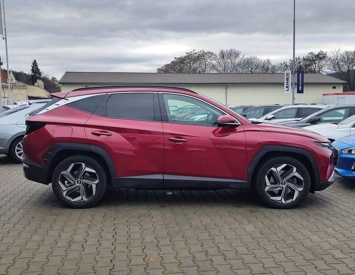 Hyundai Tucson SUV / Terénní 1,6 l 195 kw