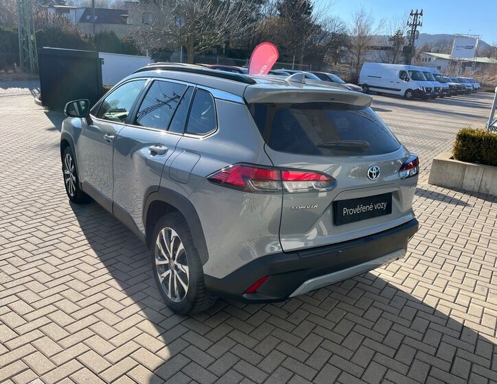 Toyota Corolla Cross SUV / Terénní 2,0 l 112 kw