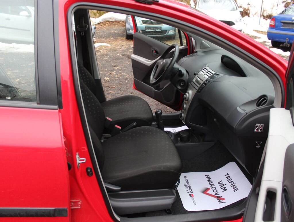 Toyota Yaris Hatchback 998,0 51 kw