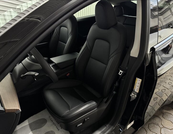 Tesla Model Y SUV 0,0 393 kw