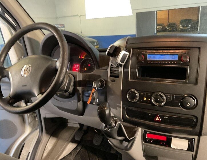 Volkswagen Crafter Skříň 2,5 l 120 kw