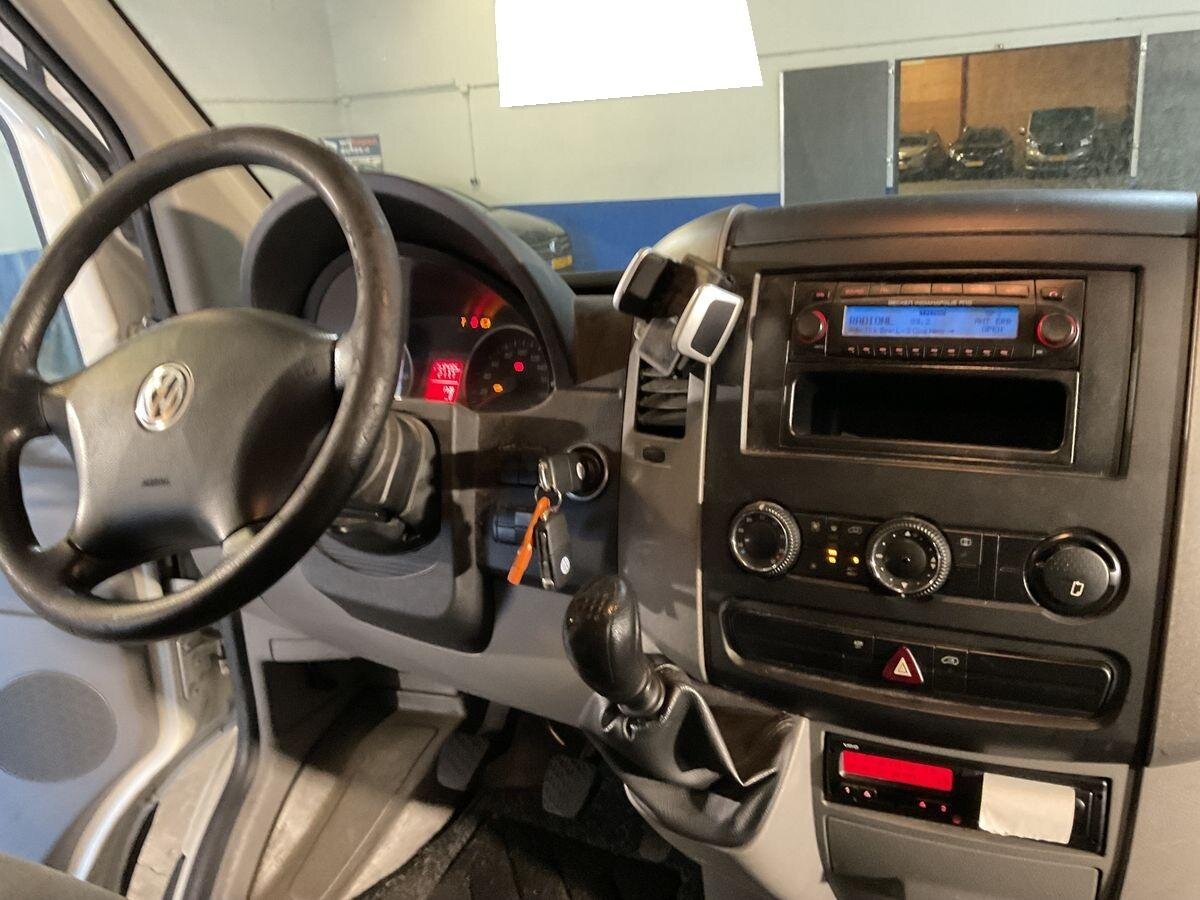 Volkswagen Crafter Skříň 2,5 l 120 kw