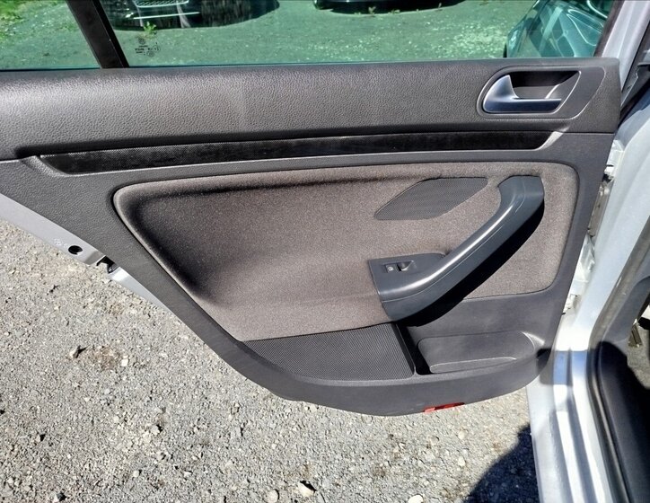 Volkswagen Golf Kombi 2,0 l 103 kw