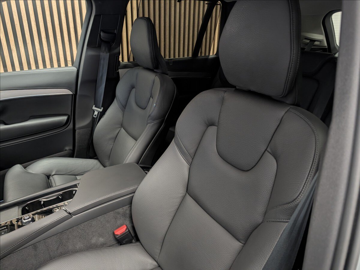 Volvo XC90 Ostatní 2,0 l 335 kw