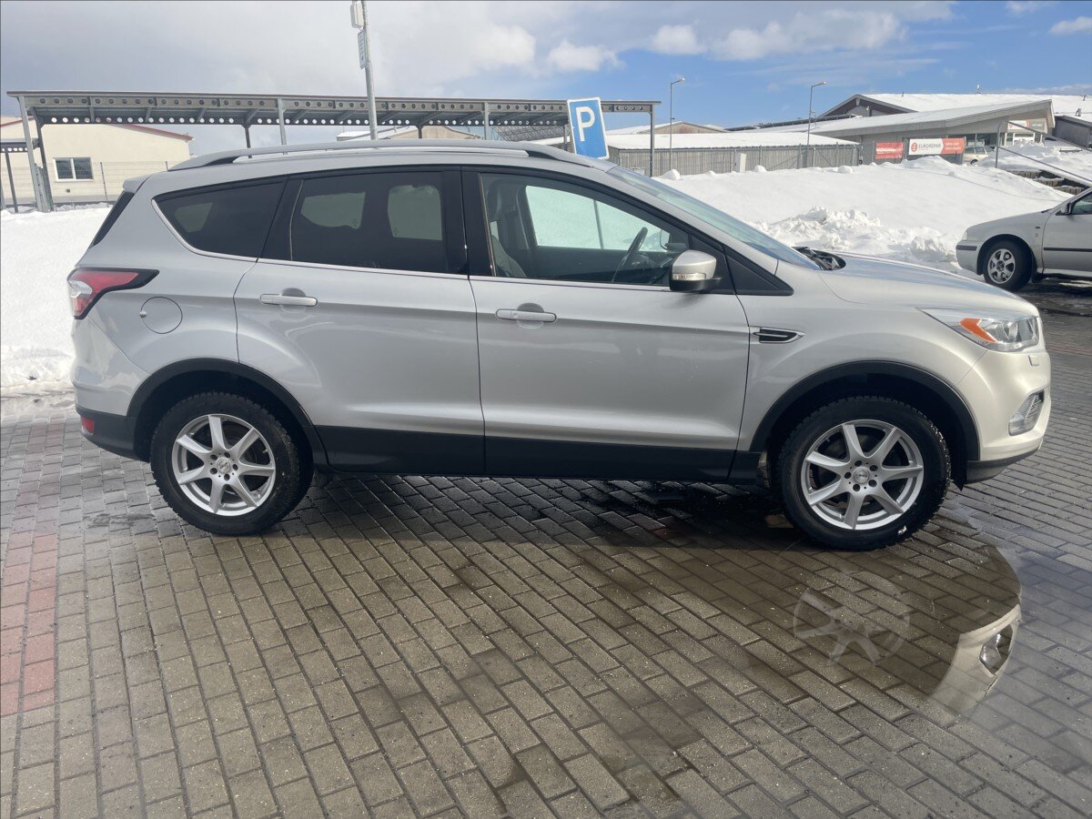 Ford Kuga SUV 1,5 l 110 kw