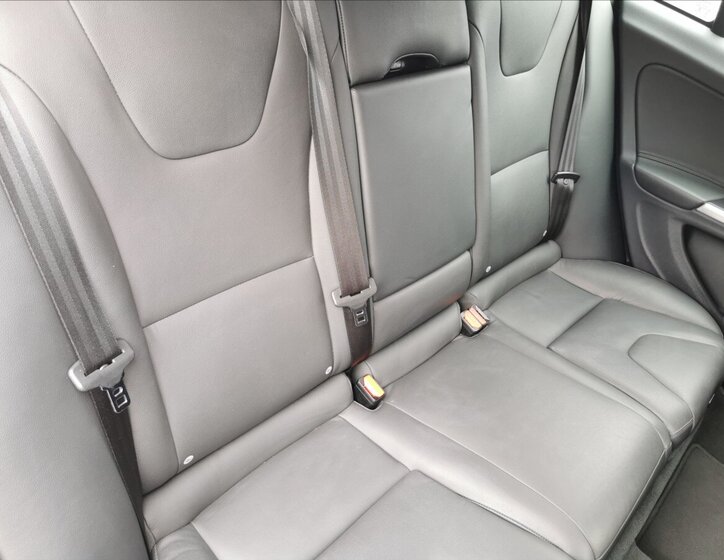 Volvo V60 Kombi 2,0 l 133 kw