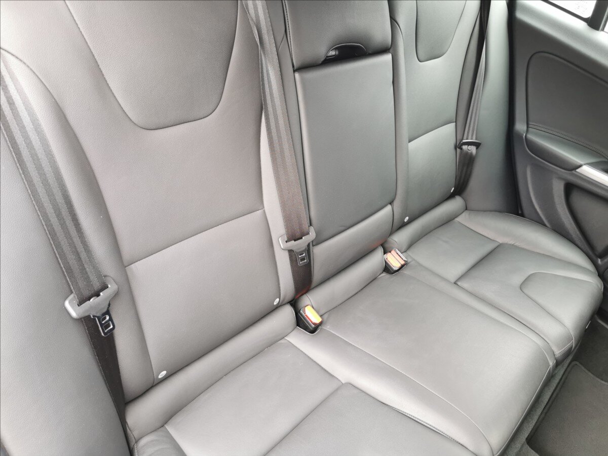 Volvo V60 Kombi 2,0 l 133 kw