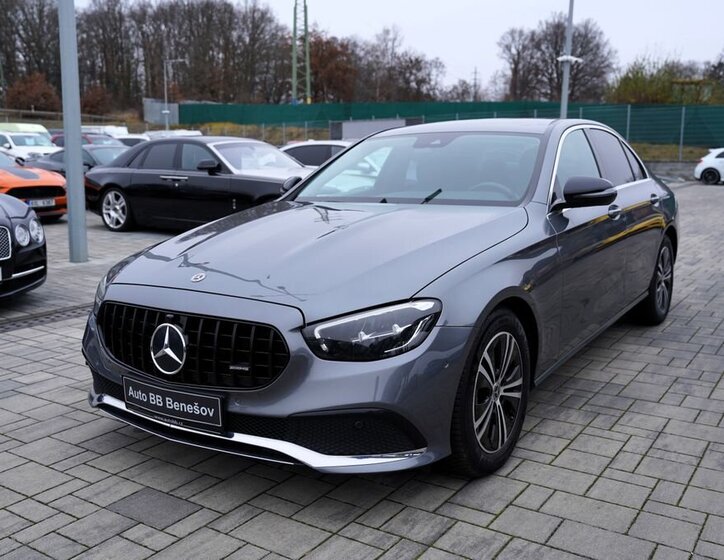 Mercedes-Benz Třídy E Sedan 2,0 l 143 kw