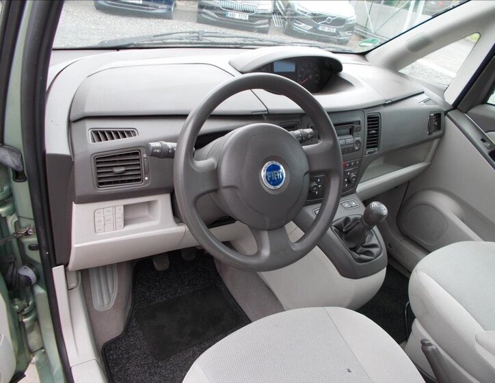 Fiat Idea Hatchback 1,9 l 74 kw