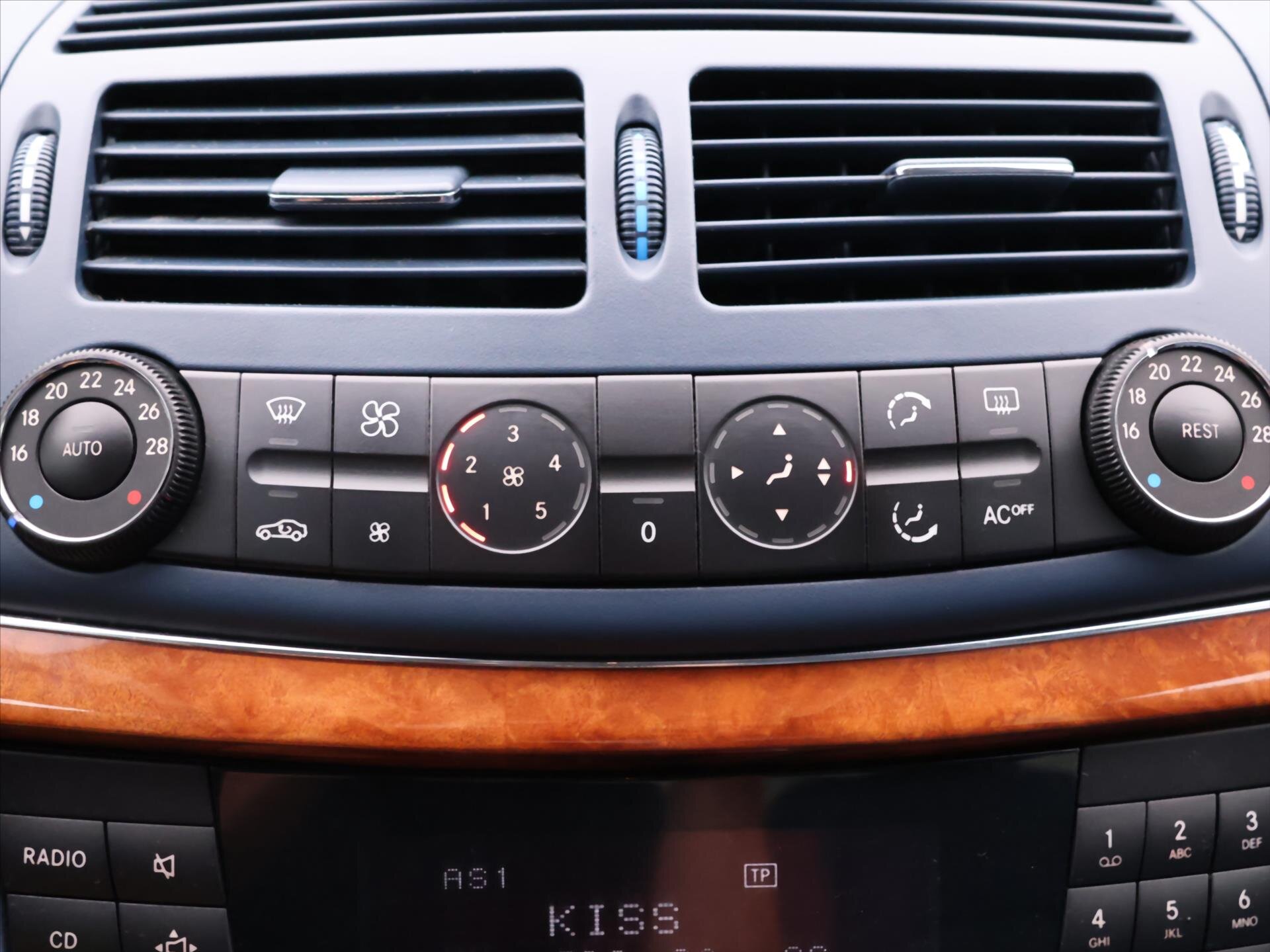 Mercedes-Benz Třídy E Sedan 2,7 l 130 kw