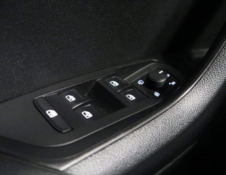 Škoda Karoq SUV 1,5 l 110 kw