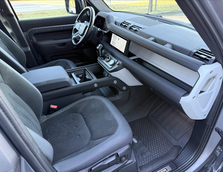 Land Rover Defender SUV / Terénní 3,0 l 183 kw