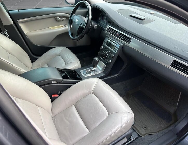 Volvo V70 Kombi 2,5 l 147 kw