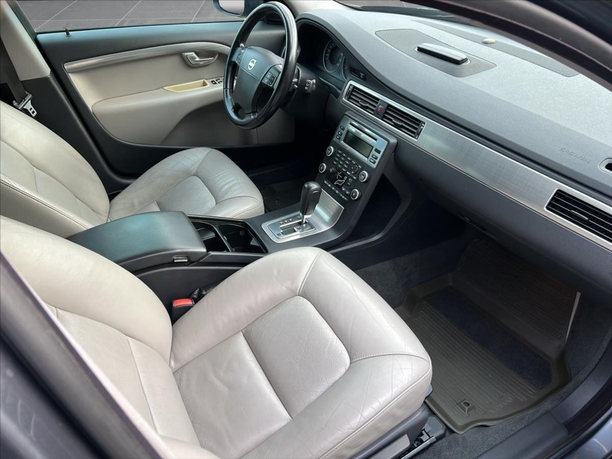 Volvo V70 Kombi 2,5 l 147 kw