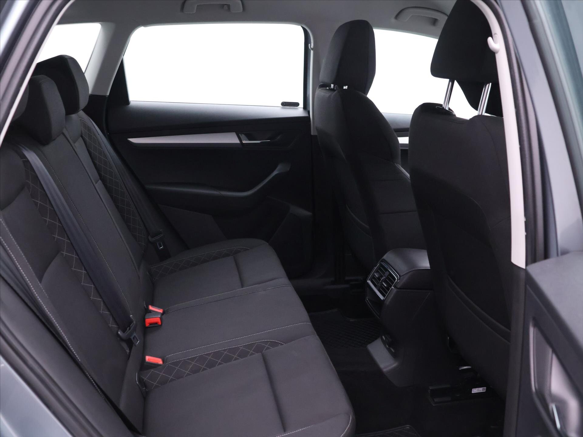 Škoda Karoq SUV / Terénní 1,5 l 110 kw