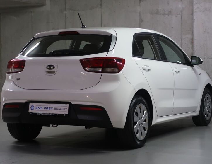 KIA Rio 5