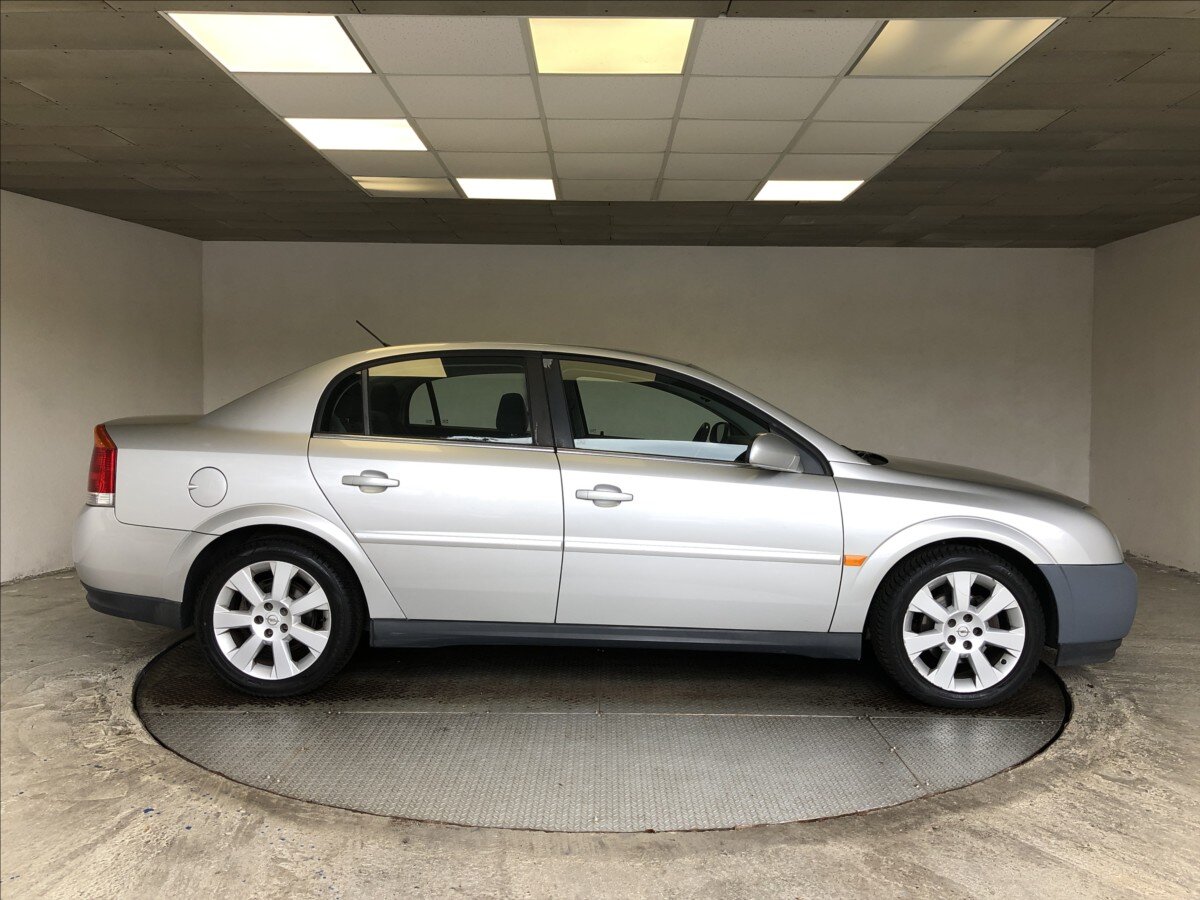 Opel Vectra Sedan 2,2 l 108 kw