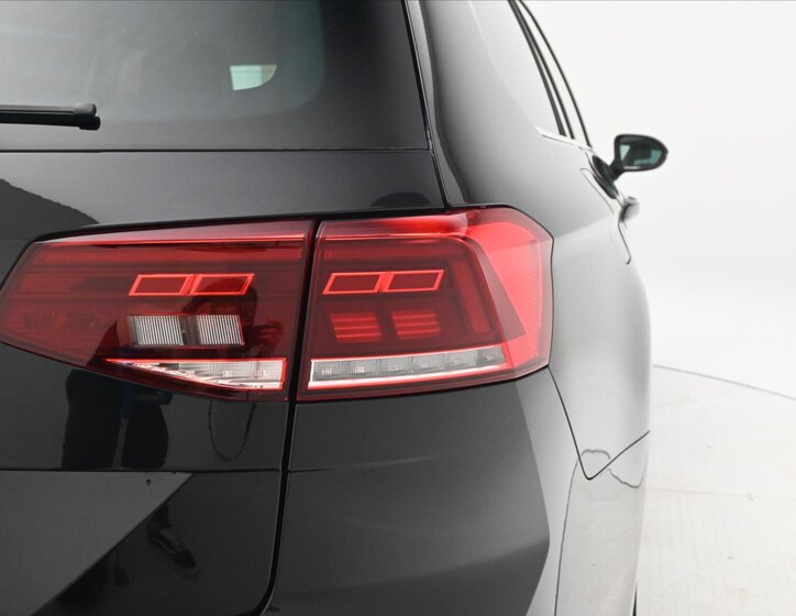 Volkswagen Passat 35