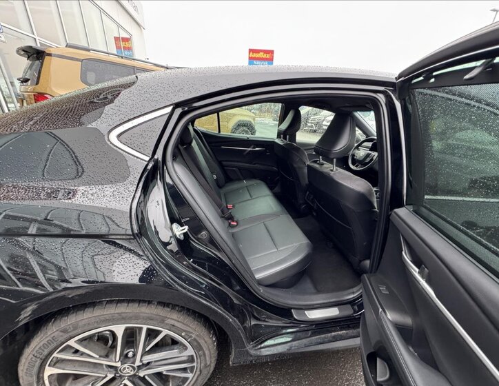 Toyota Camry Sedan 2,5 l 137 kw