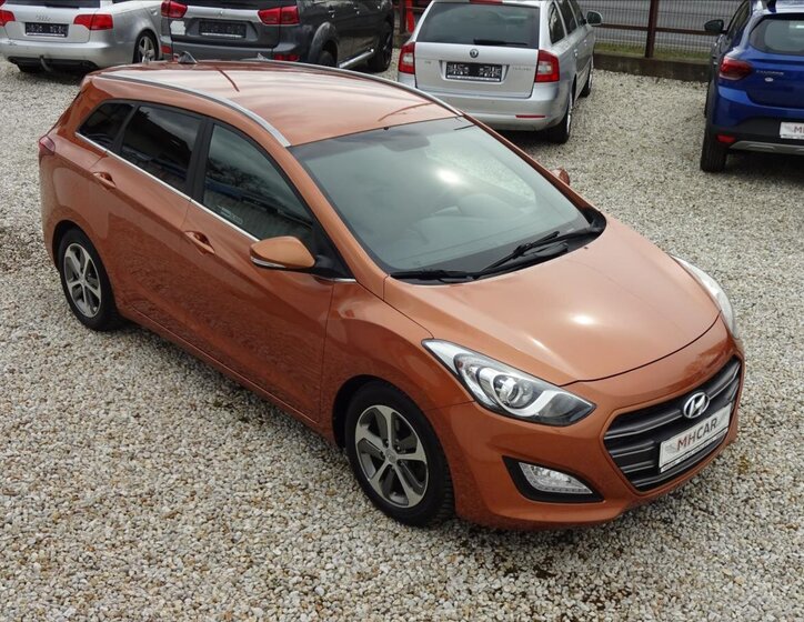 Hyundai i30 Kombi 1,6 l 99 kw
