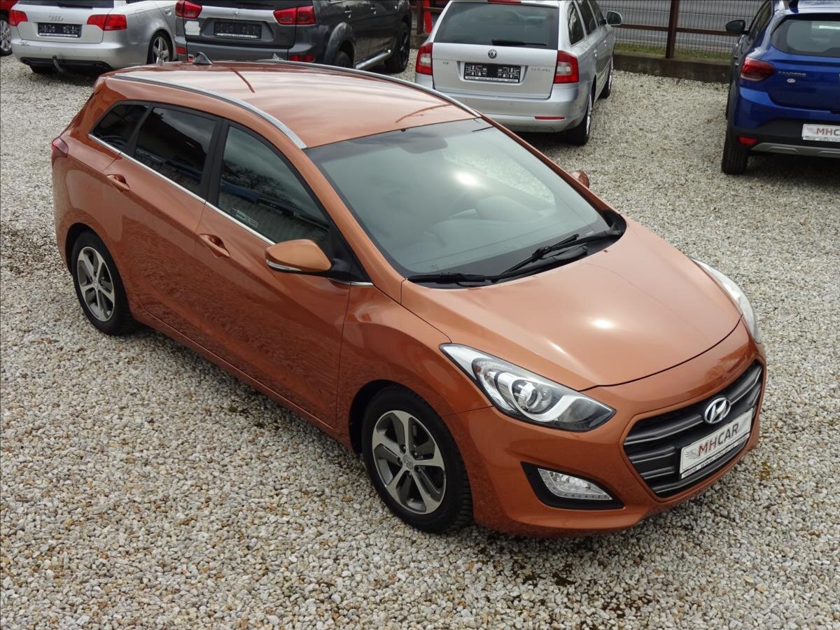 Hyundai i30 Kombi 1,6 l 99 kw