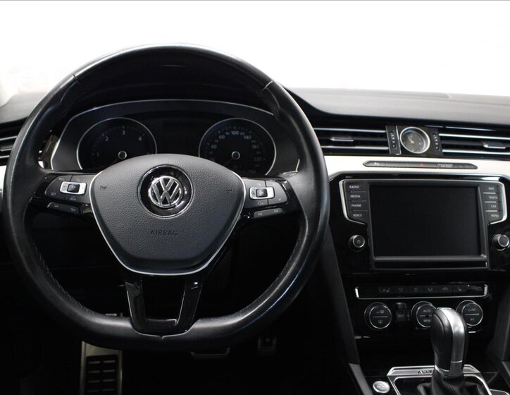 Volkswagen Passat Kombi 2,0 l 140 kw