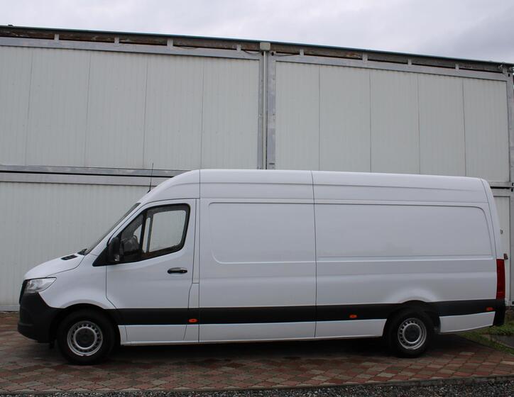 Mercedes-Benz Sprinter 2