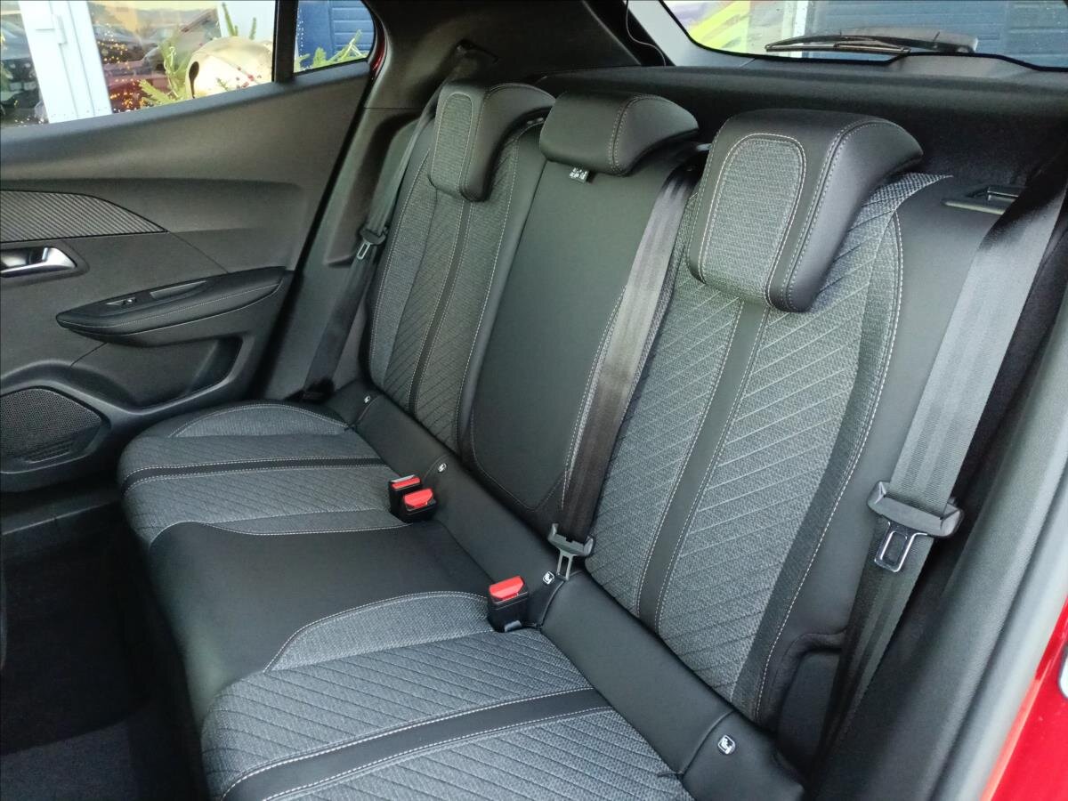 Peugeot 2008 SUV 1,2 l 74 kw