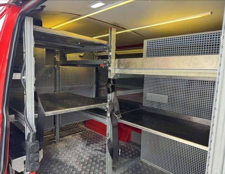 Volkswagen Transporter Skříň 2,0 l 110 kw