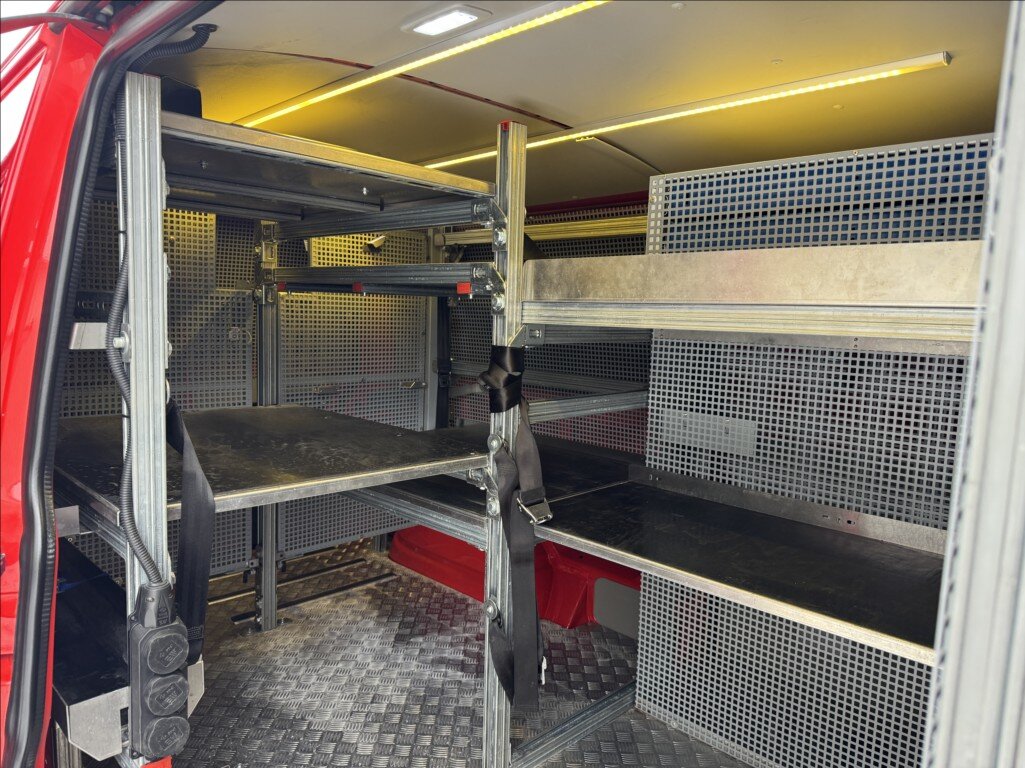 Volkswagen Transporter Skříň 2,0 l 110 kw