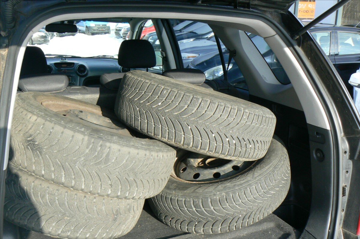 KIA Carens Hatchback 1,6 l 94 kw