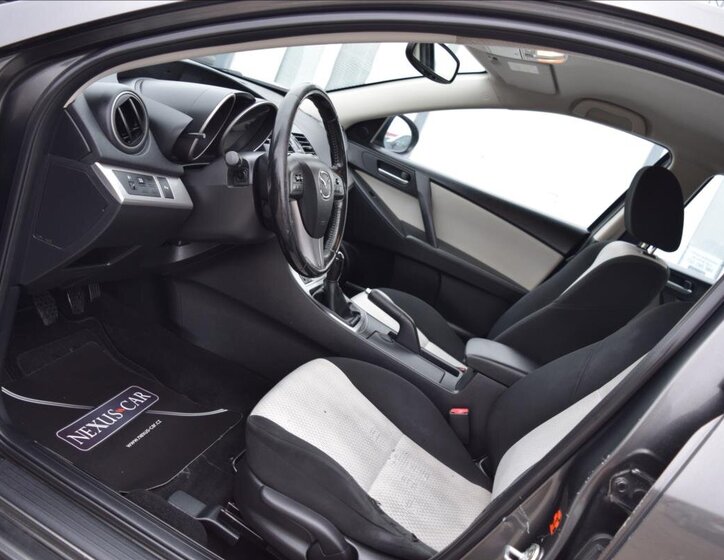 Mazda 3 Hatchback 1,6 l 77 kw