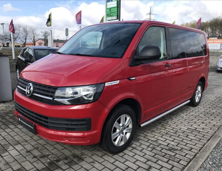 Volkswagen Transporter Kombi 2,0 l 62 kw