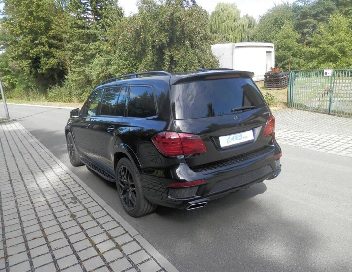 Mercedes-Benz GL SUV / Terénní 4,7 l 320 kw
