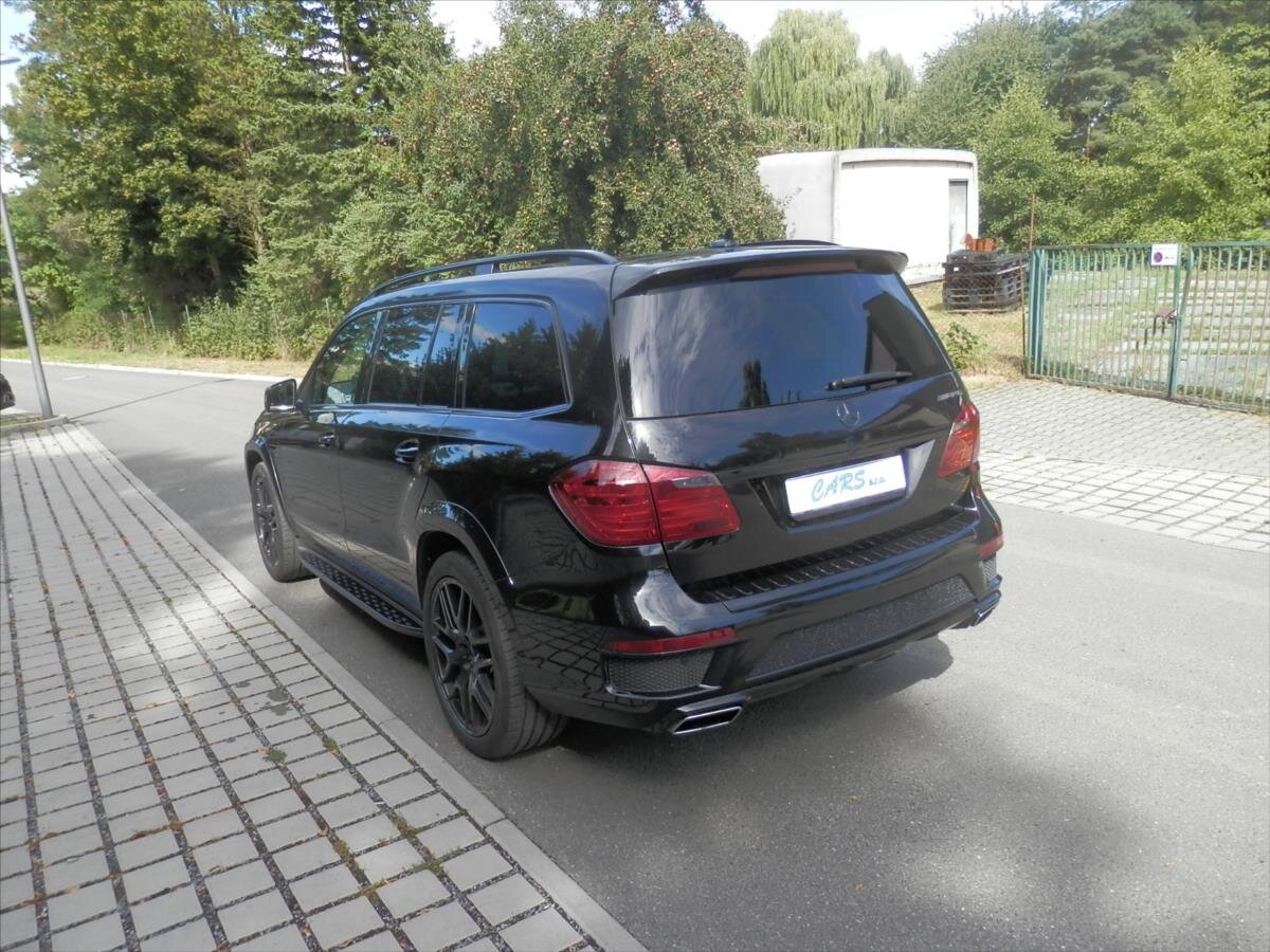 Mercedes-Benz GL SUV / Terénní 4,7 l 320 kw