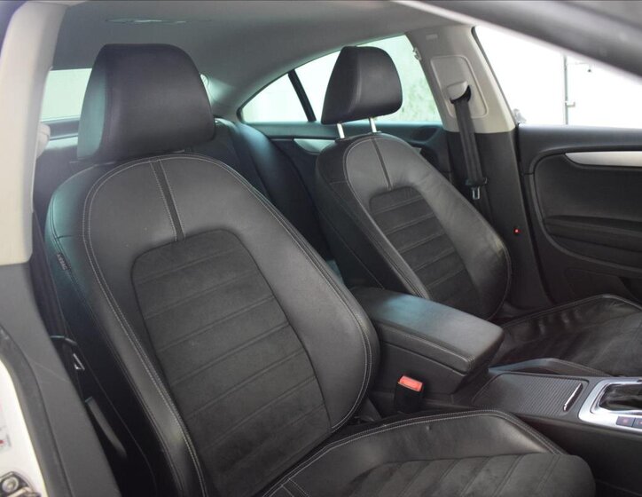 Volkswagen Passat CC Sedan / Limuzína 2,0 l 105 kw