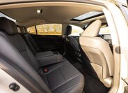 Lexus ES 300h Sedan / Limuzína 2,5 l 160 kw