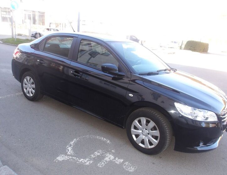 Peugeot 301 Sedan / Limuzína 1,2 l 53 kw