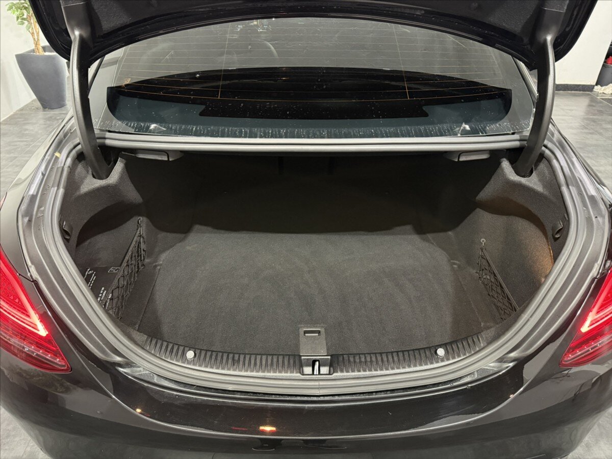 Mercedes-Benz Třídy C Sedan 4,0 l 375 kw