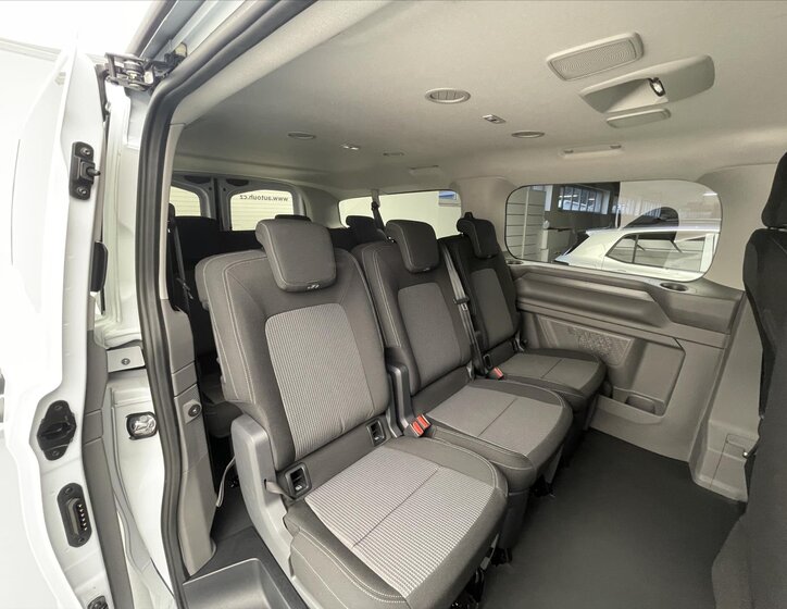 Volkswagen Caravelle 15